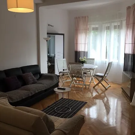 Deluxe Tanja *
