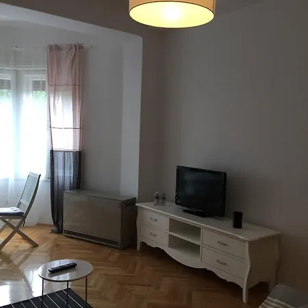 Deluxe Tanja *