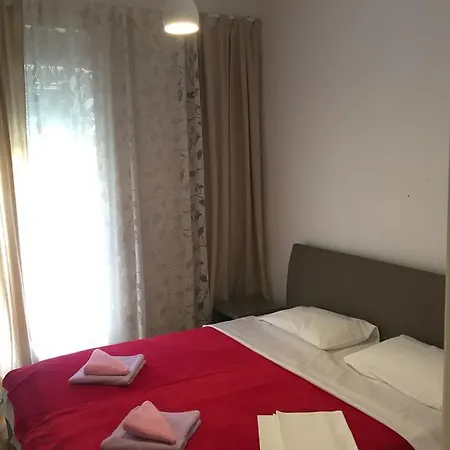 Deluxe Tanja