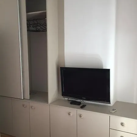 Deluxe Tanja Pola